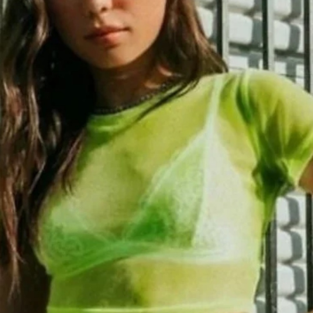 EMMA & SAM MESH CROPPED SHORT SLEEVE TOP LAYERING IN NEON LEMON SZ SMALL - Picture 2 of 14